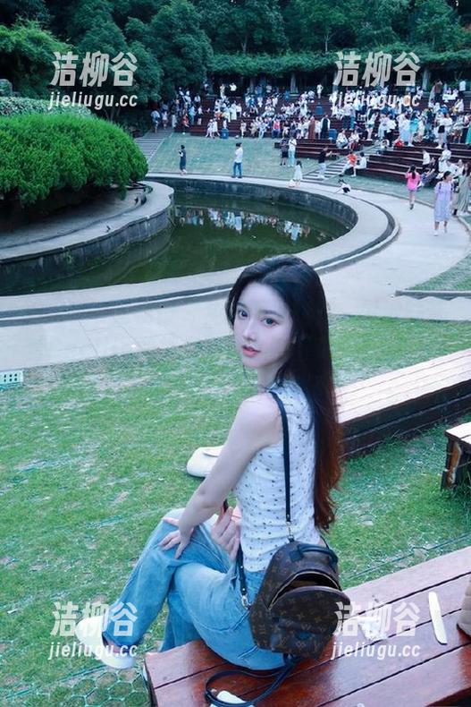YouWu尤物馆 - 免费图册精选：发现陆萱萱Cecilia的裸足照片，唤醒你内心的热情与创意！.txt