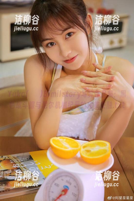 Yuka(유카)Bimilstory写真作品集：黑色战斗服与尼尔机械纪元的完美交融.txt