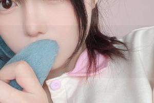 at鲨鱼写真集尽显风采，分享她在不同剧情中的多样表现.txt