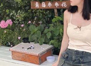 beautyleg - Abby眼镜系列写真：细腻展现她独特气质的艺术作品.txt