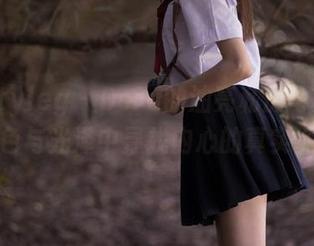 beautyleg - Dora的油亮私房写真：在颜色与光泽中寻找内心的真实.txt