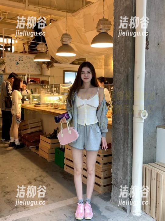 beautyleg - 从Leonie身上感受到的泳衣写真美图，带你走进一个清新与活力交织的世界.txt