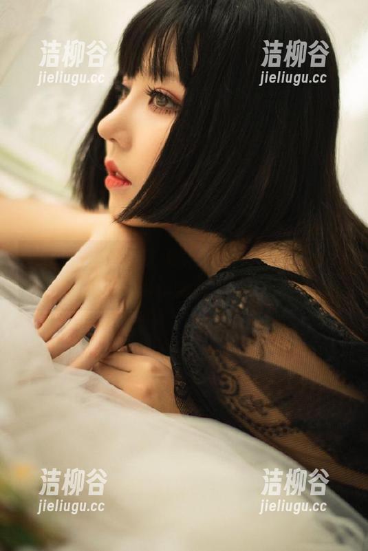 beautyleg - 在无圣光的世界里，Queenie皮衣图包带你畅游时尚边界！.txt