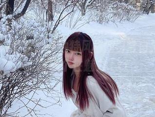 eloise软软分享独特风格的日常自拍作品，展现个性魅力.txt