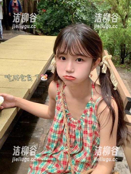 pans - 无与伦比的美，兰心黑丝高清图集邀你共享浪漫瞬间.txt