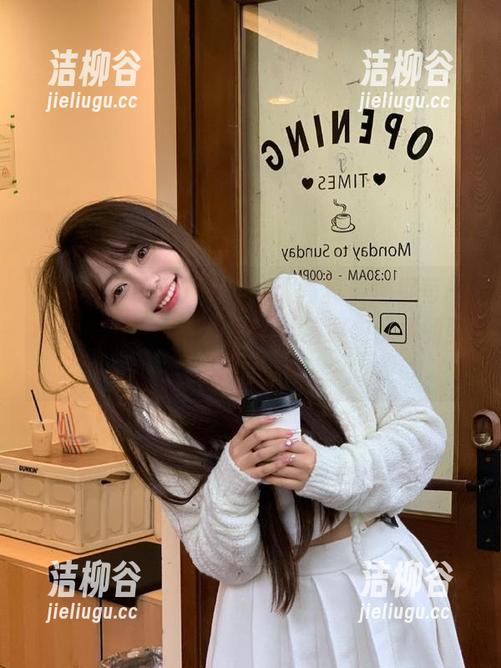 pans - 细品曲奇的和服写真，捕捉每一帧的美丽原图，感受那份精致与优雅的融合。.txt