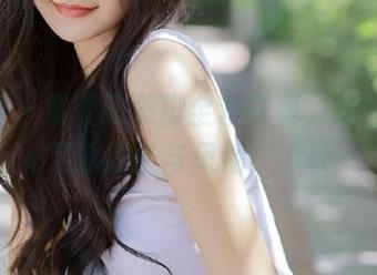 pans - 紫萱的美脚全套写真，原图尽显足部线条与风情！.txt