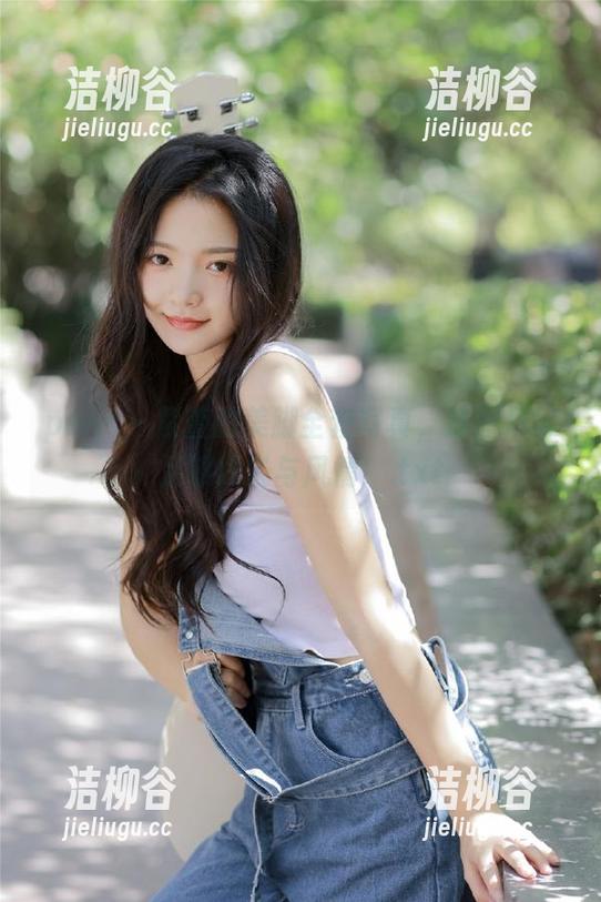 pans - 紫萱的美脚全套写真，原图尽显足部线条与风情！.txt