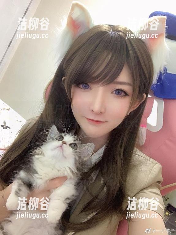 一小央泽 从一小央泽户外系列中获得灵感,尽享免费美图带来的艺术之旅.txt