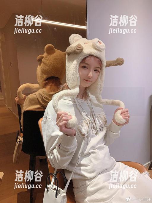 一小央泽的白衬衫美图更新，每一张都是时尚的集中表现.txt