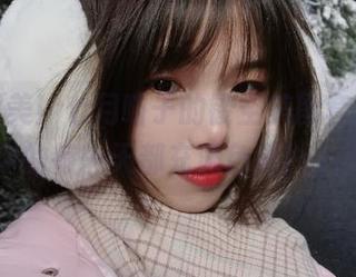 清新甜美！七月喵子的镂空美图套图，让你的每一天都充满色彩！.txt