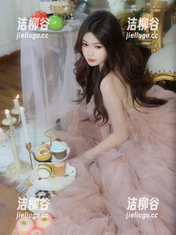 丽柜 - 奔向夏日，伊园写真资源带你感受青春与活力的无限魅力！.txt