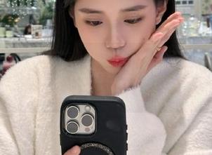 丽柜 - 睡衣之美，婷婷的作品让我们明白：居家也可以豪华！.txt