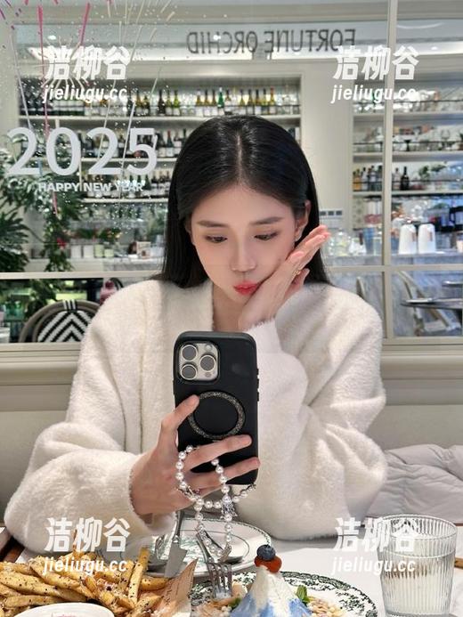丽柜 - 睡衣之美，婷婷的作品让我们明白：居家也可以豪华！.txt