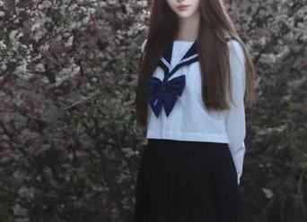 丽柜 - 怡萱双人主题写真全集：原图记录下的美丽与温情.txt