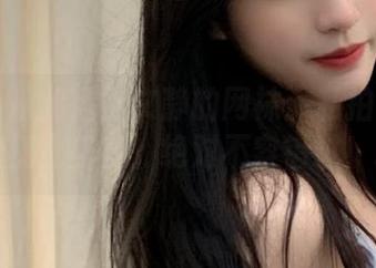 丽柜 - 从此爱上文静的网袜：私拍资源带来的视觉盛宴，绝对不容错过！.txt