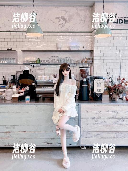 丽柜-甜甜 丽柜 - 甜甜女孩的柔美时刻,尽在这组别致的图片原图.txt
