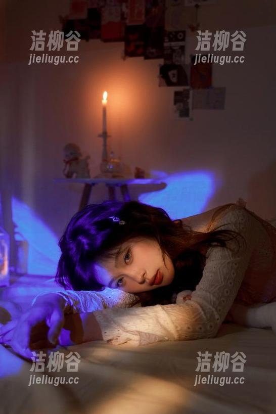 丽柜-肖肖 丽柜 - 职业装私房美图:肖肖倾情演绎现代女性的优雅瞬间.txt