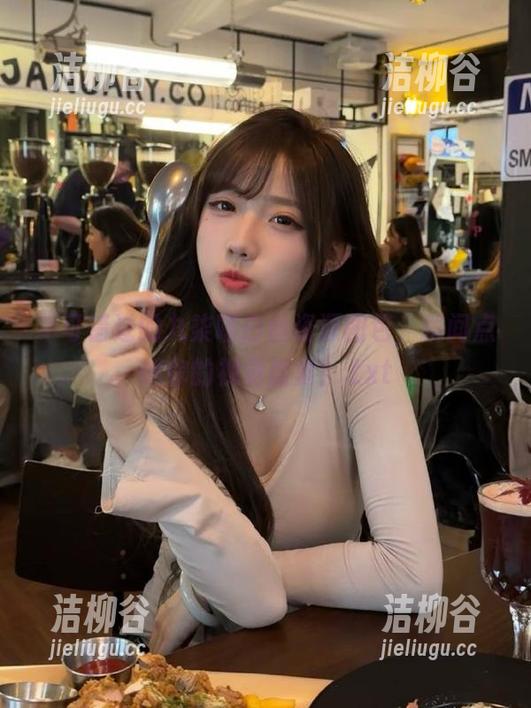九柒喵 不可错过的九柒喵白丝资源图包,瞬间点燃你的视觉盛宴!.txt