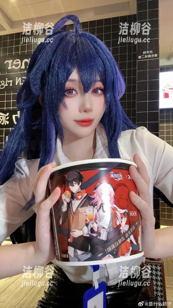 一组惹笑的写真：九言从不咕咕的女友精选集，绝对让你笑出腹肌的节奏！.txt