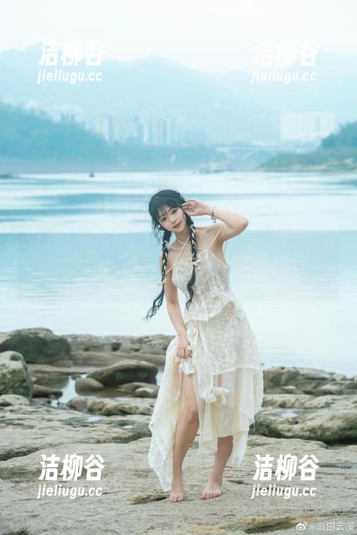 精美高清云溪溪女仆写真合集，展现独特的少女魅力.txt