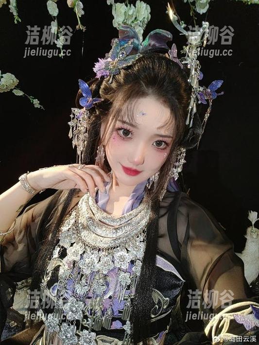 云溪溪 云溪溪教室的美图作品集:感受她对于摄影的热爱与追求.txt
