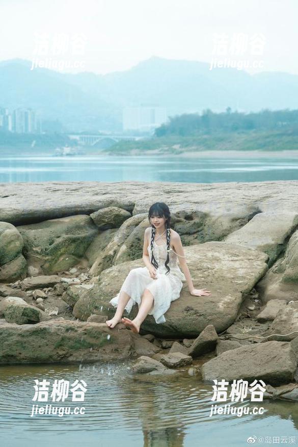 云溪溪 全新视觉享受,云溪溪连体衣作品合集尽展青春靓丽风采.txt
