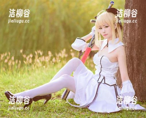 免费的亚缇arty海边写真合集：清凉一夏，快来领取你的专属福利！.txt