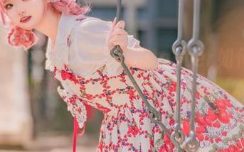 私房美图揭晓：伊喵_Master如何用礼服诠释优雅与个性.txt