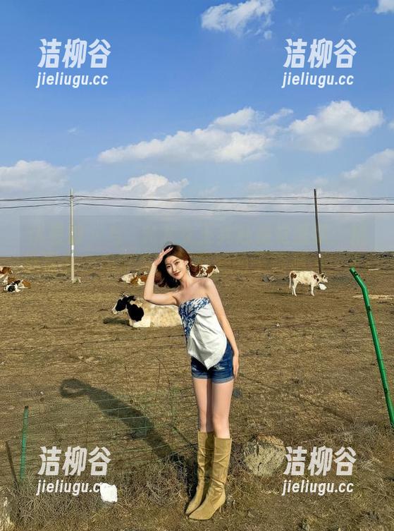 优星馆 - 与顏允允女王共赴视觉盛宴：精选写真合集分享，感受她的无限魅力！.txt