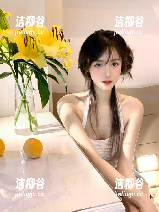 微密圈 - 回归自然：俏妞qiaoniuTT裸足魅力原图合集轻松带来心灵的宁静与享受.txt