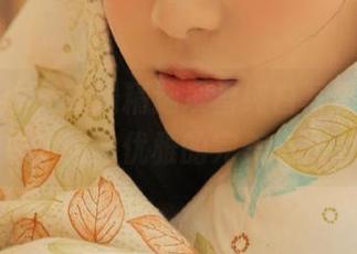 克拉女神 - 在线精选凌雪纯白写真图片，诠释简约与优雅的完美结合.txt
