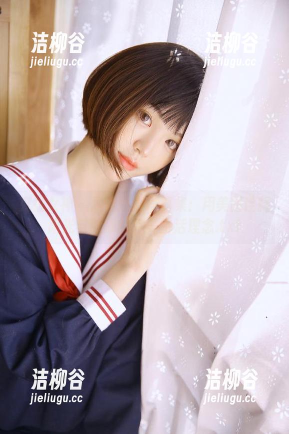 克拉女神-孟君 克拉女神 - 孟君瑜伽写真集:用美图诠释阳光与健康的完美生活理念.txt