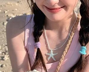 克拉女神 - 感受宋智珍姐姐的时尚气息：精选写真图片与原图曝光.txt