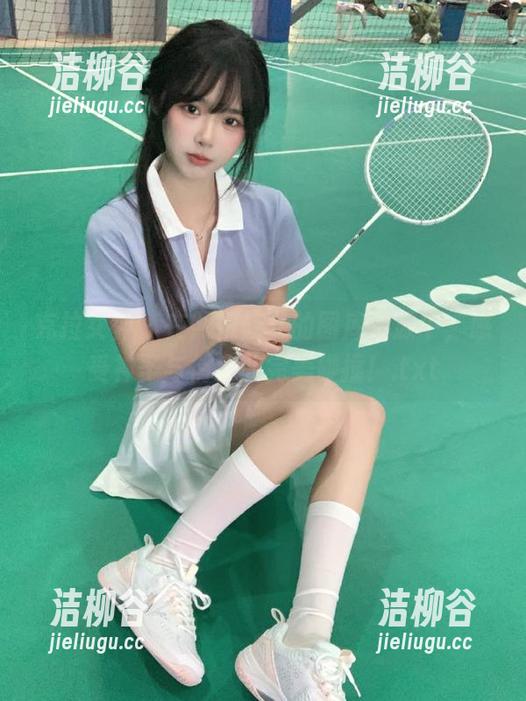 克拉女神 - 在熙妍修女的图库资源中，感受神圣与俏皮的完美碰撞！.txt
