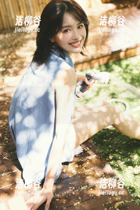 克拉女神 - 舒彤的美腿图片精选，重新定义优雅风格，奇妙瞬间尽在每一张写真作品！.txt