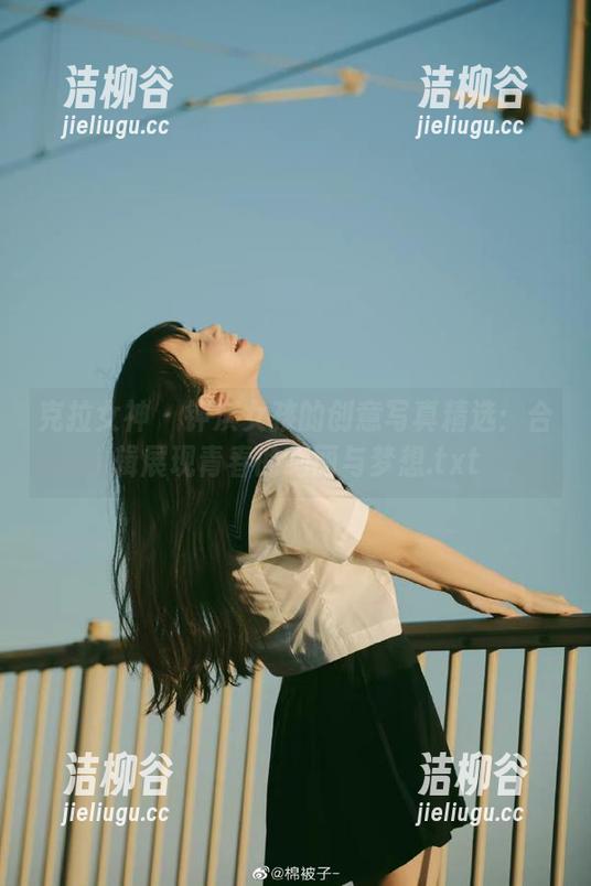 克拉女神 - 钟淇女孩的创意写真精选：合辑展现青春的绚丽与梦想.txt