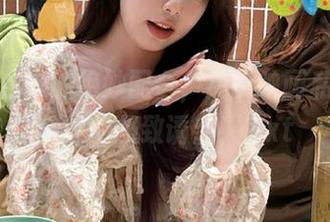 制服与白丝的绝妙配合，兔玩映画私拍突破传统的极致诱惑！.txt
