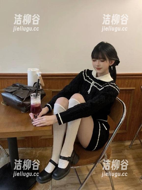 兔玩映画作品集独家揭秘：精选肉丝白裙，展现不同寻常的摄影视角.txt