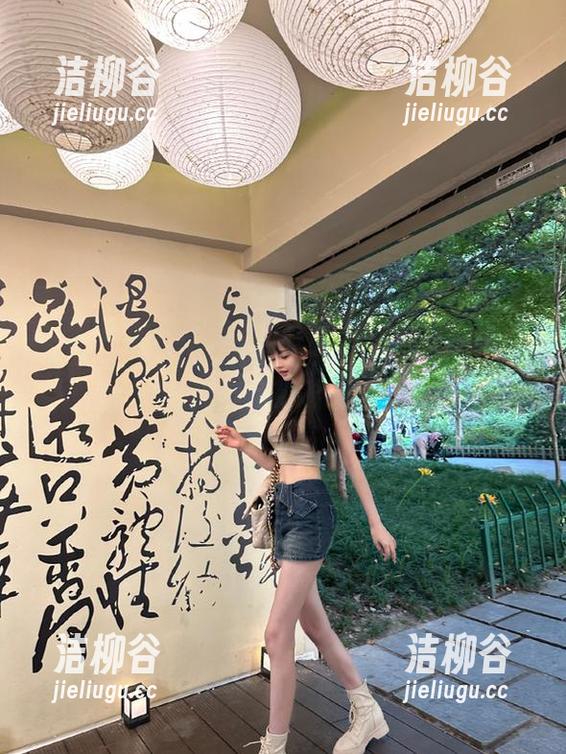兔玩映画呈现：不可错过的超级细的小细腿写真作品精彩精选.txt