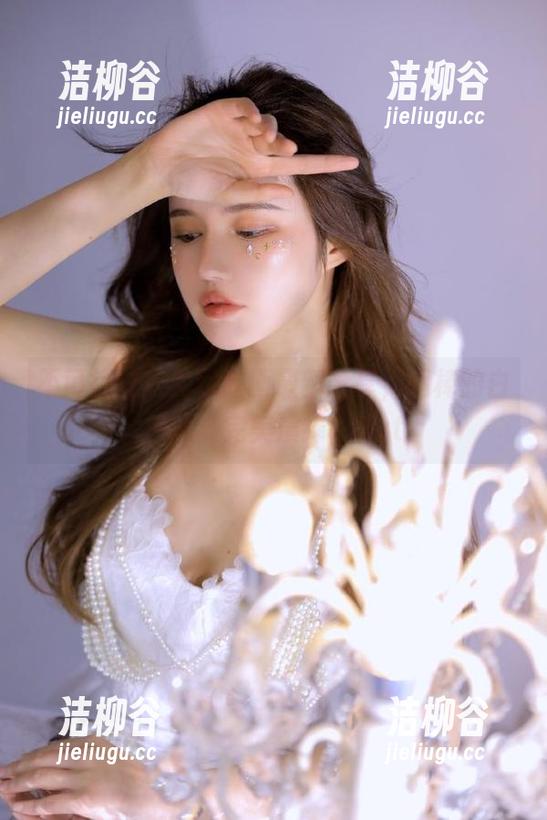 不可错过！兔玩映画最新分享，超棒的白色网袜完美演绎！.txt