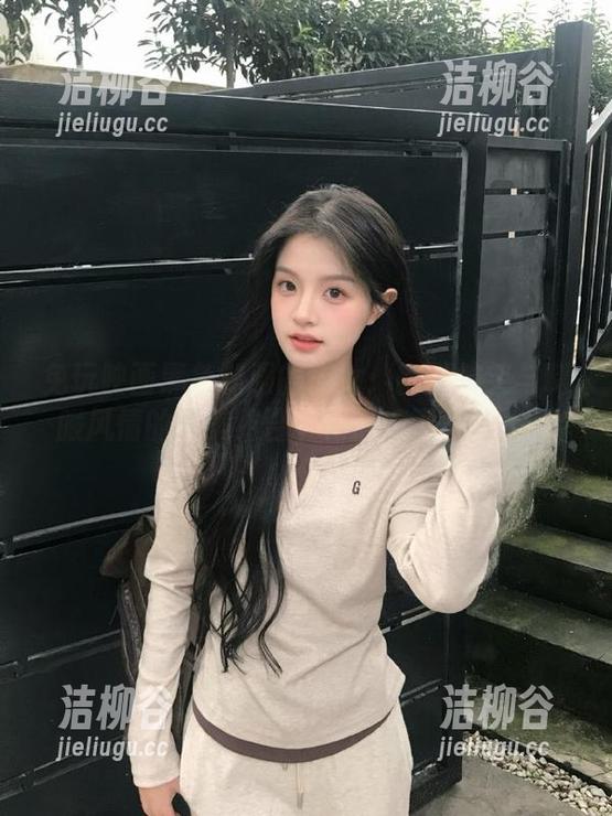 兔玩映画黑色制服的少女：幽默搞笑与制服风情的完美结合，作品集下载！.txt