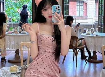 兔玩映画旗袍与制服优雅合集：美丽瞬间，尽在精选之中.txt