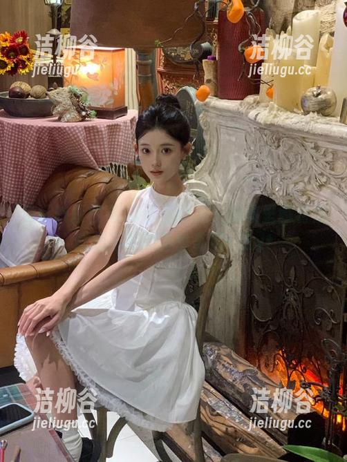 兔玩映画樱花JK原图曝光，图集里藏着你意想不到的春季奇遇！.txt