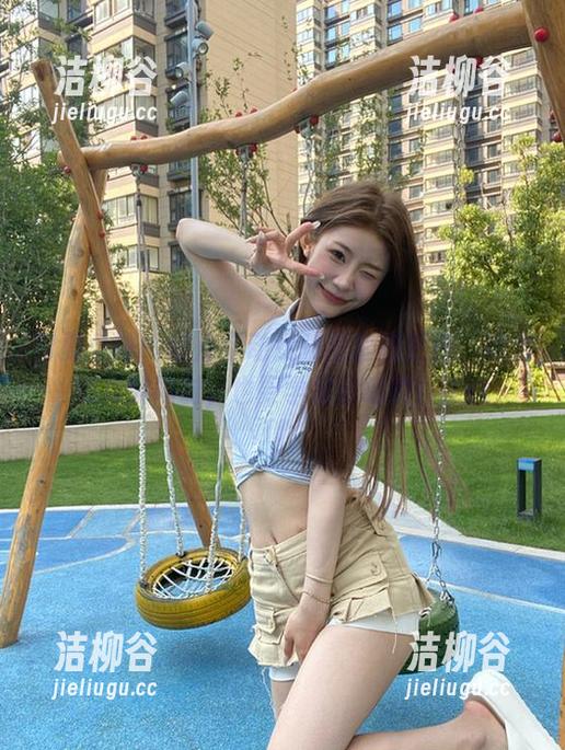 初夏女神 - 点点运动女孩的套图更新：努力健身的同时，也要学会自嘲哟！.txt