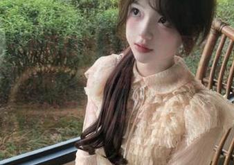 微密圈 - 十万口草莓粥粥的图库最新更新，带来“日常”写真系列，捕捉那些平凡中的不平凡之美。.txt