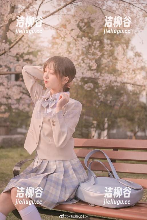 最新写真资源上线：让名濑弥七的龙女作品带你走进梦幻世界.txt