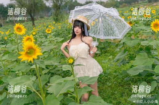 咬人小小兔的T3专属舞蹈Excuseme，COS写真创意无限.txt
