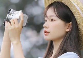 嗲囡囡 - SiByl李思宁校园写真全集，青春的印记，快来下载收藏吧！.txt