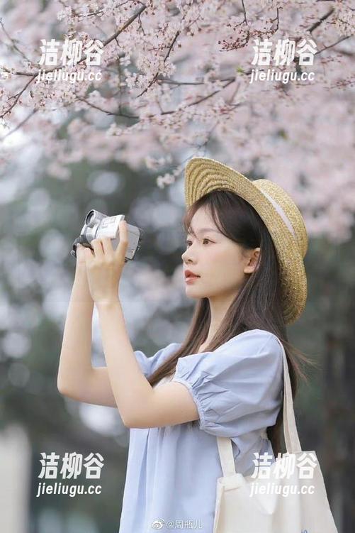 嗲囡囡 - SiByl李思宁校园写真全集，青春的印记，快来下载收藏吧！.txt